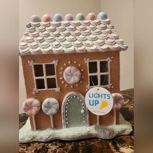 LED PASTEL GINGERBREAD HOUSE